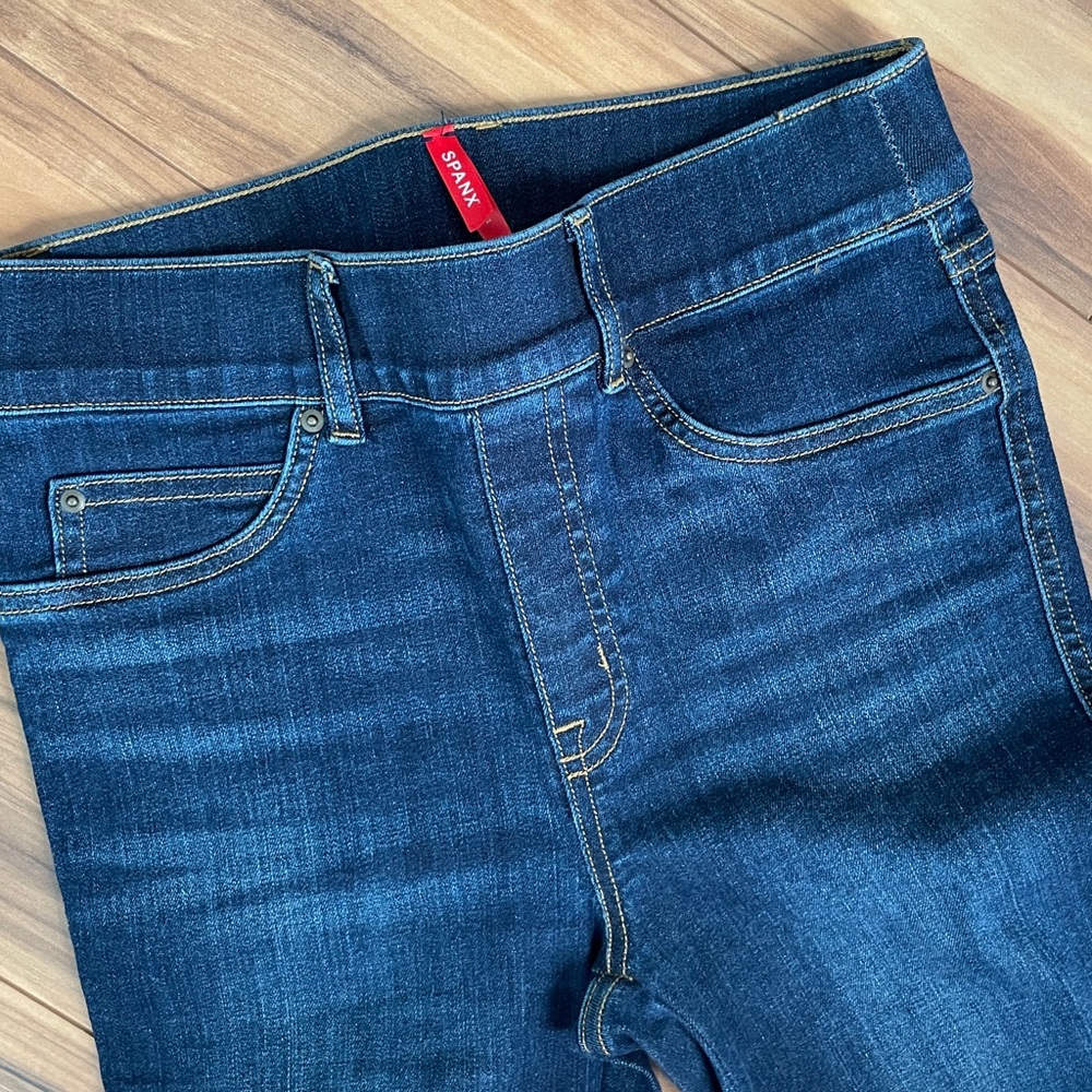 SPANX Dark Blue Flare Women's Jeans tummy control size XS like new - Picture 2 of 4